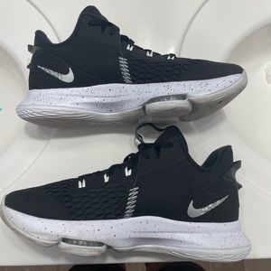 Nike Lebron Witness 5 Black White and Sliver